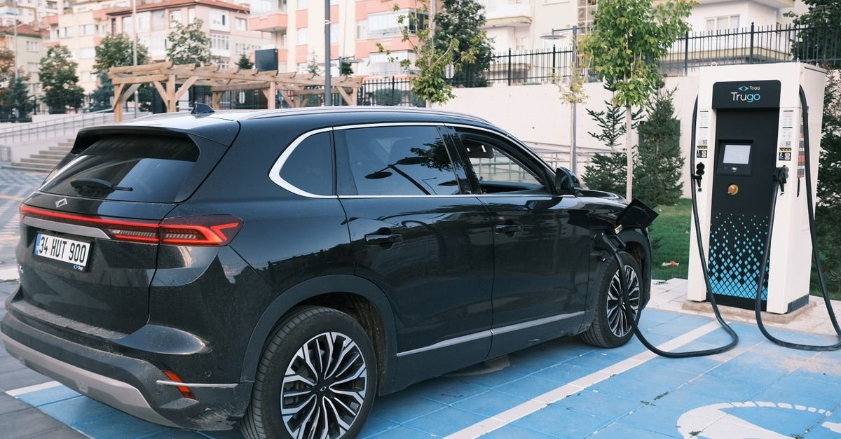 Smart Charging Cuts EV Costs 30% While Easing Grid Strain