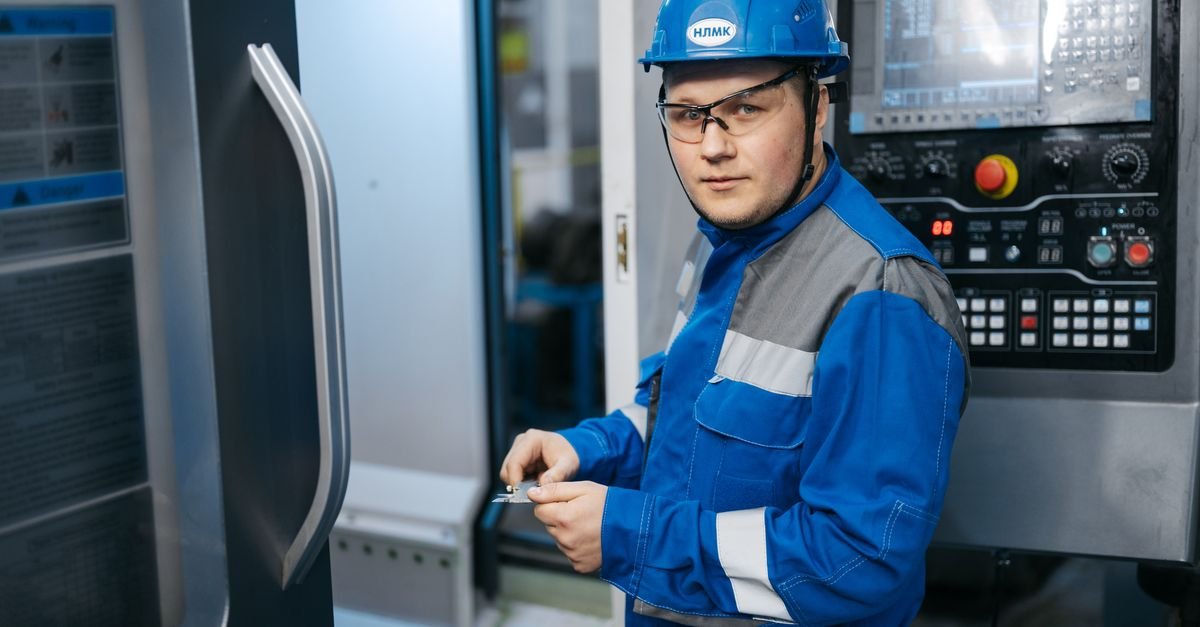 AI Framework Optimizes Steel Plant Energy Dispatch in Microgrids