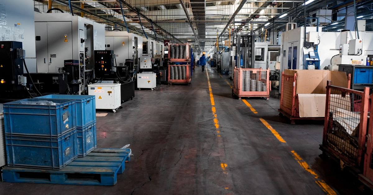 Smart Sourcing Beats Price Haggling in Energy Storage Components