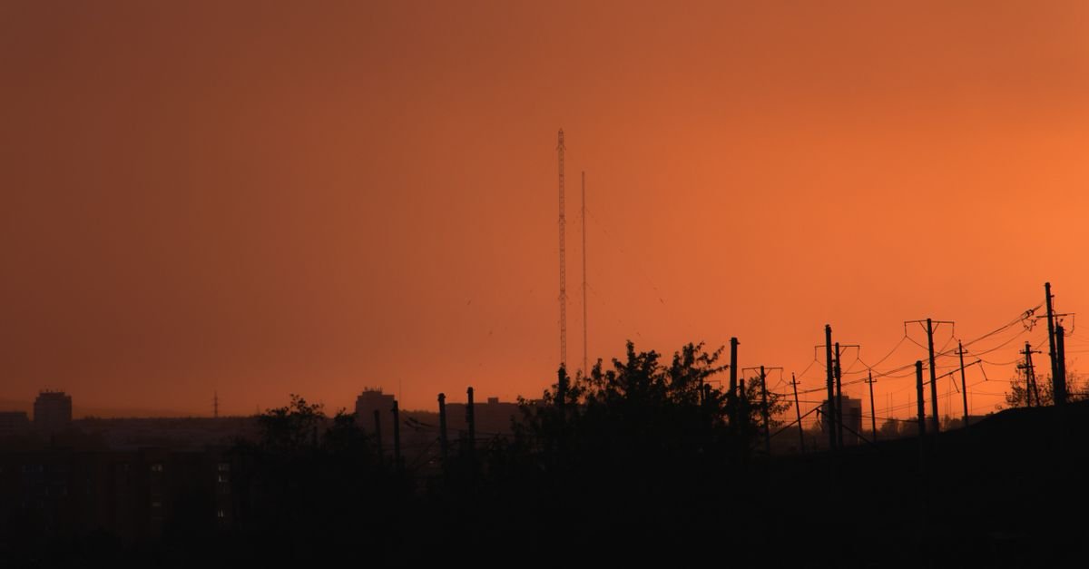 Framework Enhances Grid Resilience Against Wildfire Threats