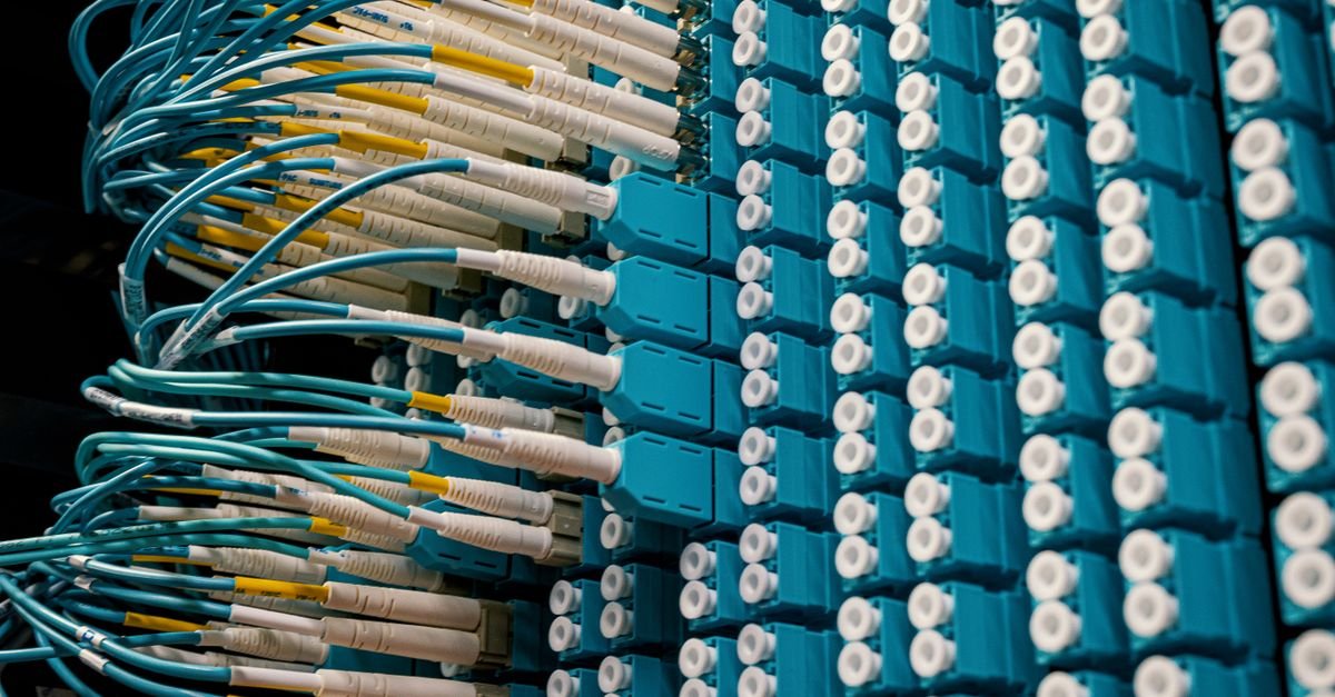 Microgrids Accelerate Data Center Power Deployment Timelines