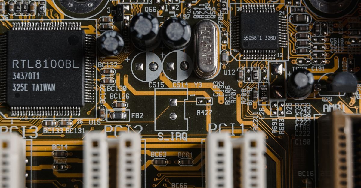 New Theory Unifies Semiconductor Switching Across Domains