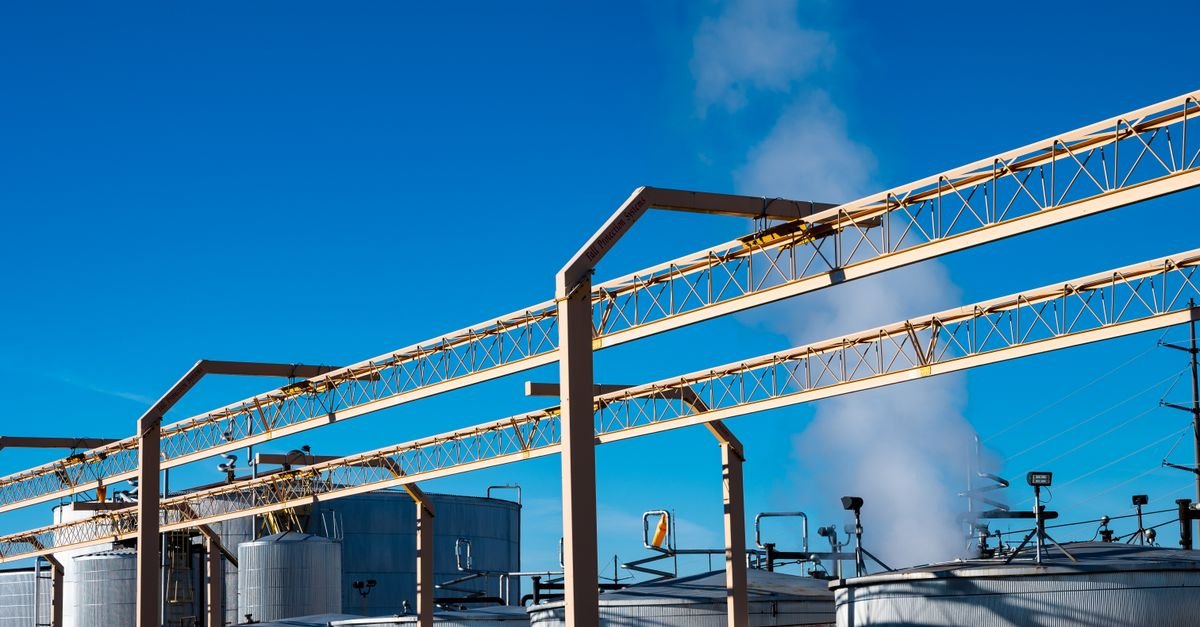 Deep Learning Forecasting Optimizes Hydrogen Microgrid Operations Under Uncertainty