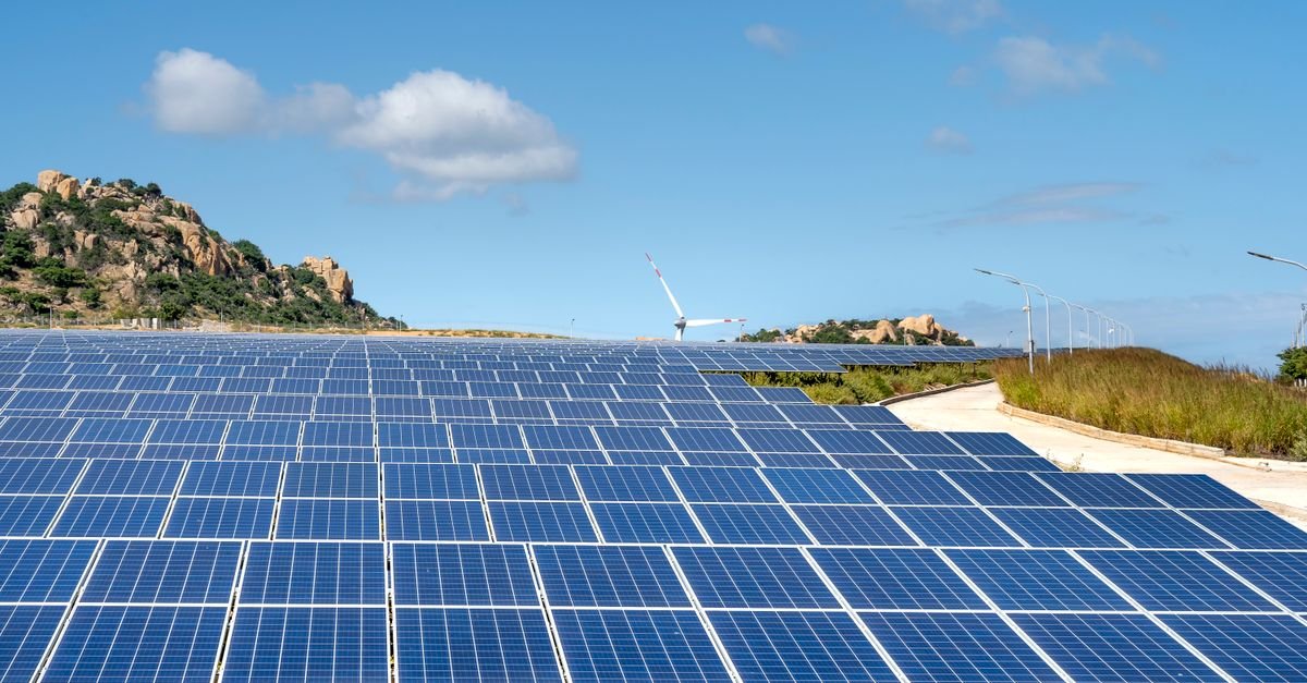 Solar Surpasses Coal in US Electricity Generation for First Time