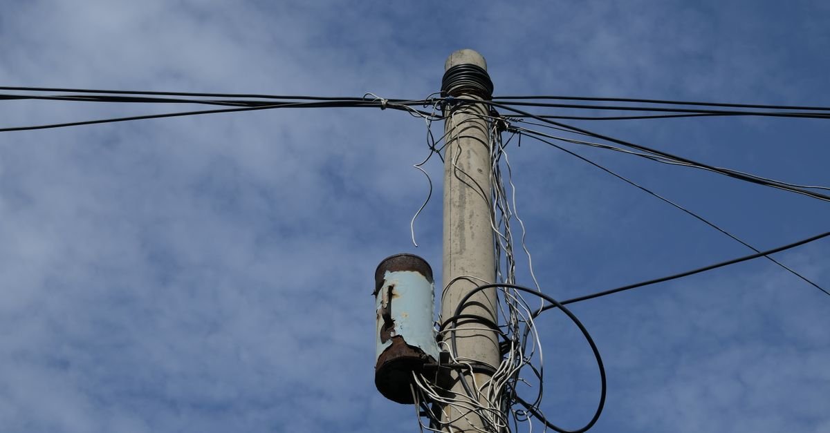 California Candidate Proposes Two-Hour Daily Free Electricity Plan