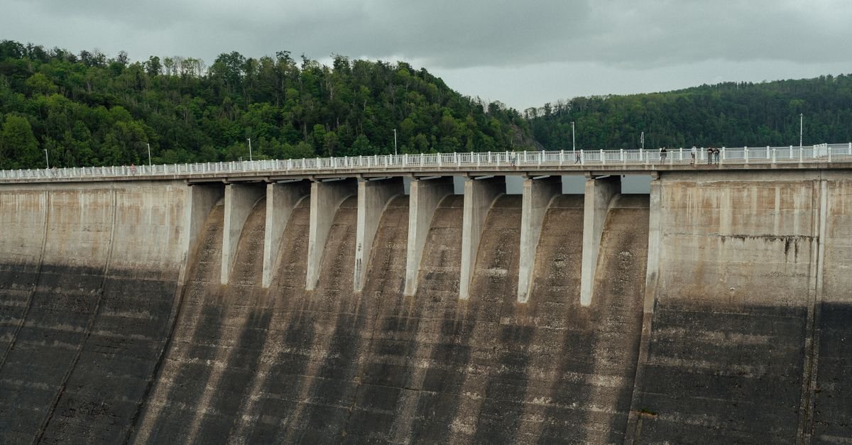 Cascaded Hydropower VPPs Boost Flexibility Through Hydrological Modeling