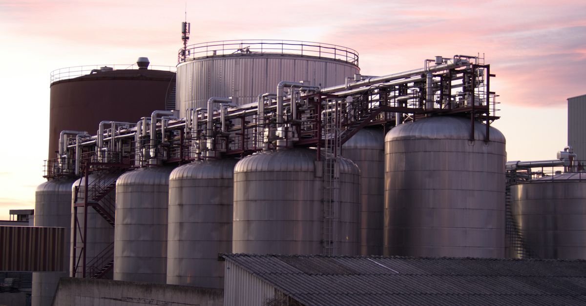Cap-and-Floor Contracts Show Mixed Results for Storage Investment