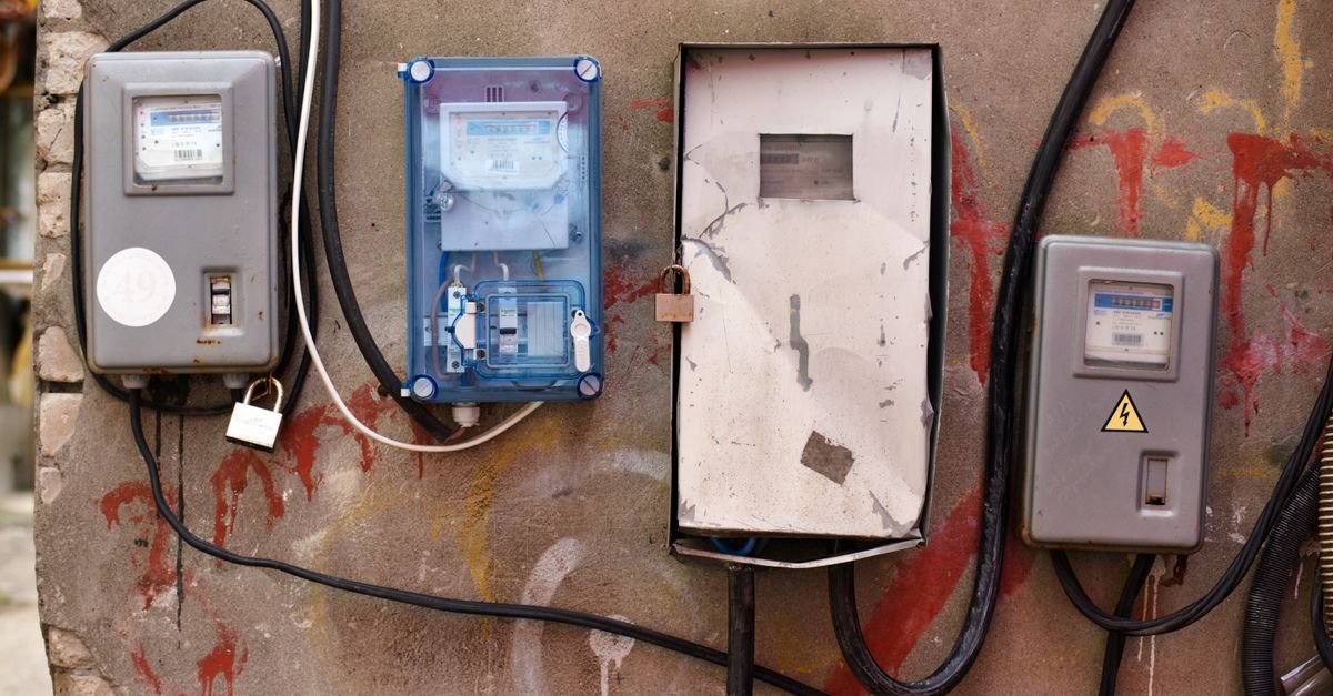 Online method estimates transformer capacity without power outage