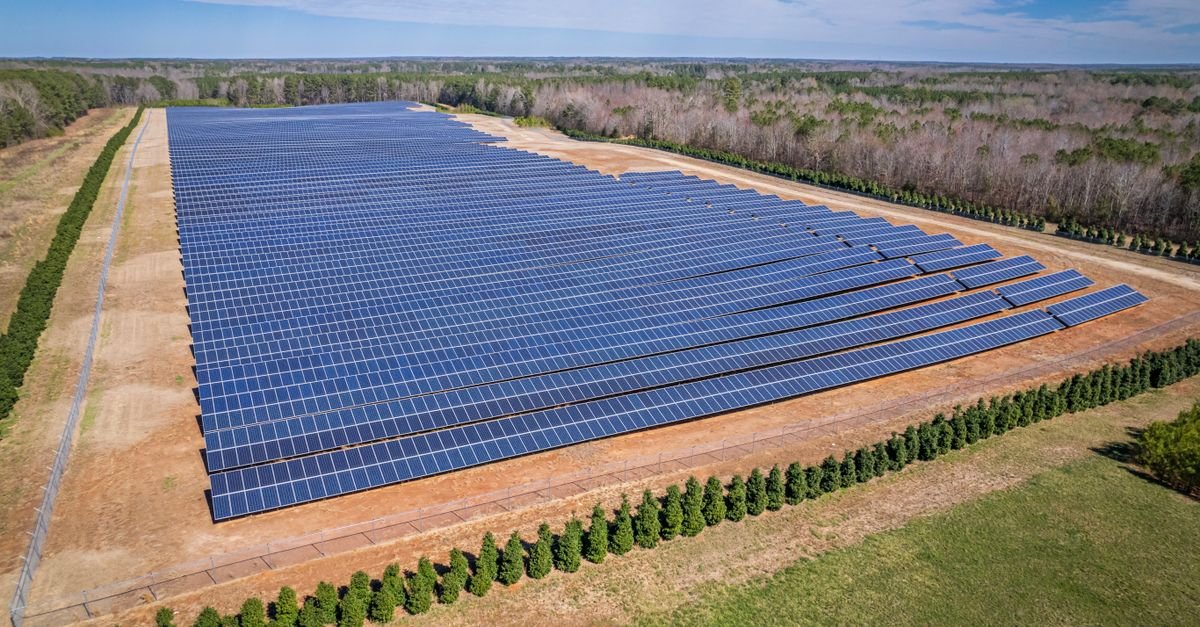 Australia's Largest Solar-Battery Hybrid Secures Funding