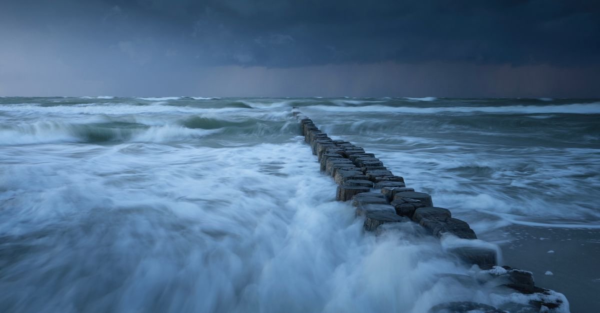 Coastal Energy Infrastructure Faces Rising Climate Risks, Justice Gaps