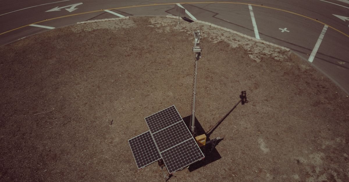 AI-Powered Solar Tracking Achieves 99.5% Efficiency With Real-Time Learning