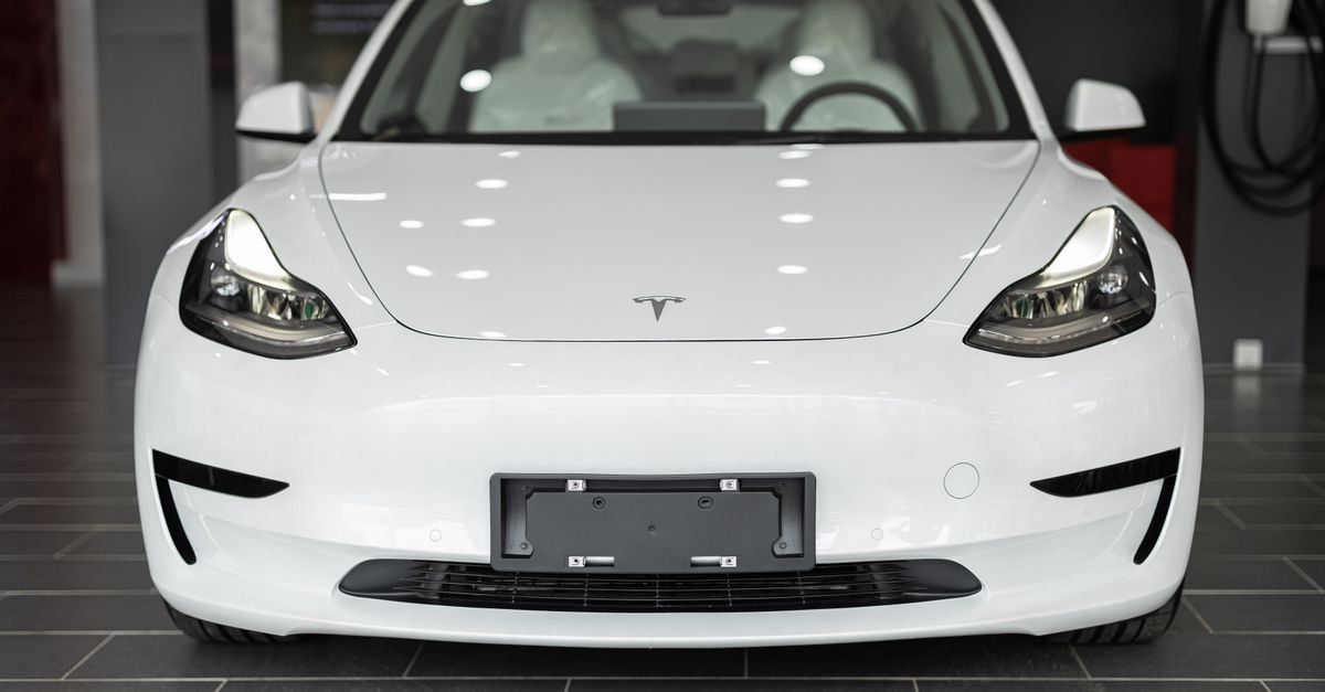 Tesla Enables Vehicle-to-Load for Model Y Premium