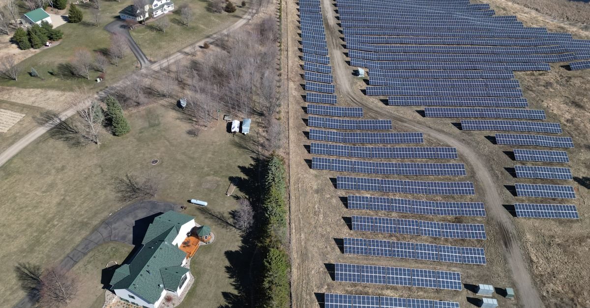 Advanced Control Strategy Enhances Grid-Tied Solar Storage Systems
