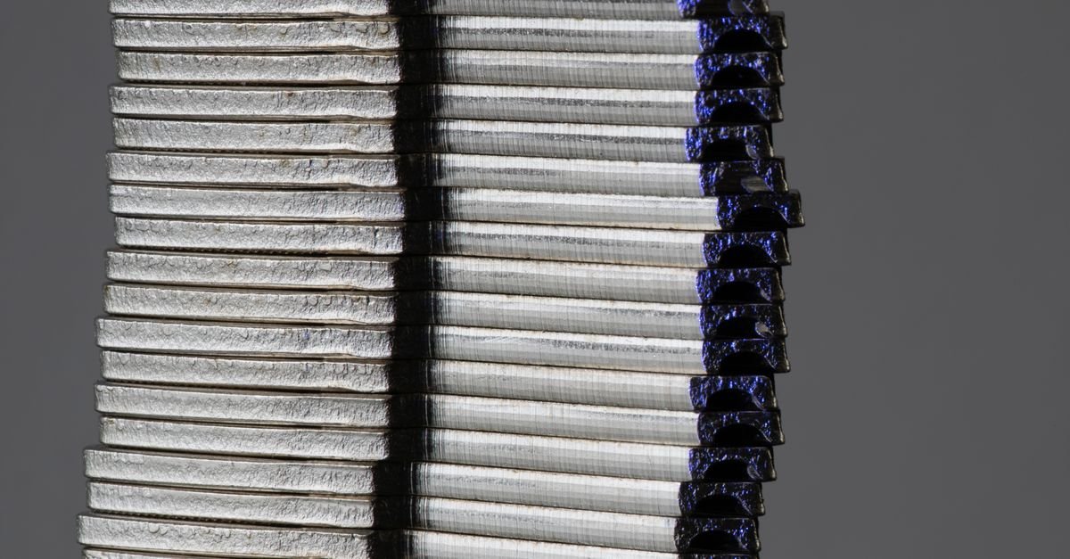 Compression and Foam Design Critical for PEM Fuel Cell Performance