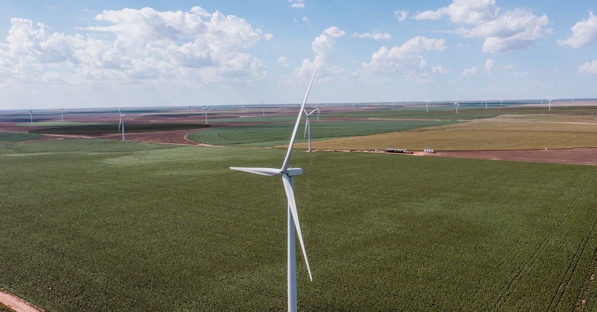 Solar PV Costs Rise Slightly to $44/MWh in 2025