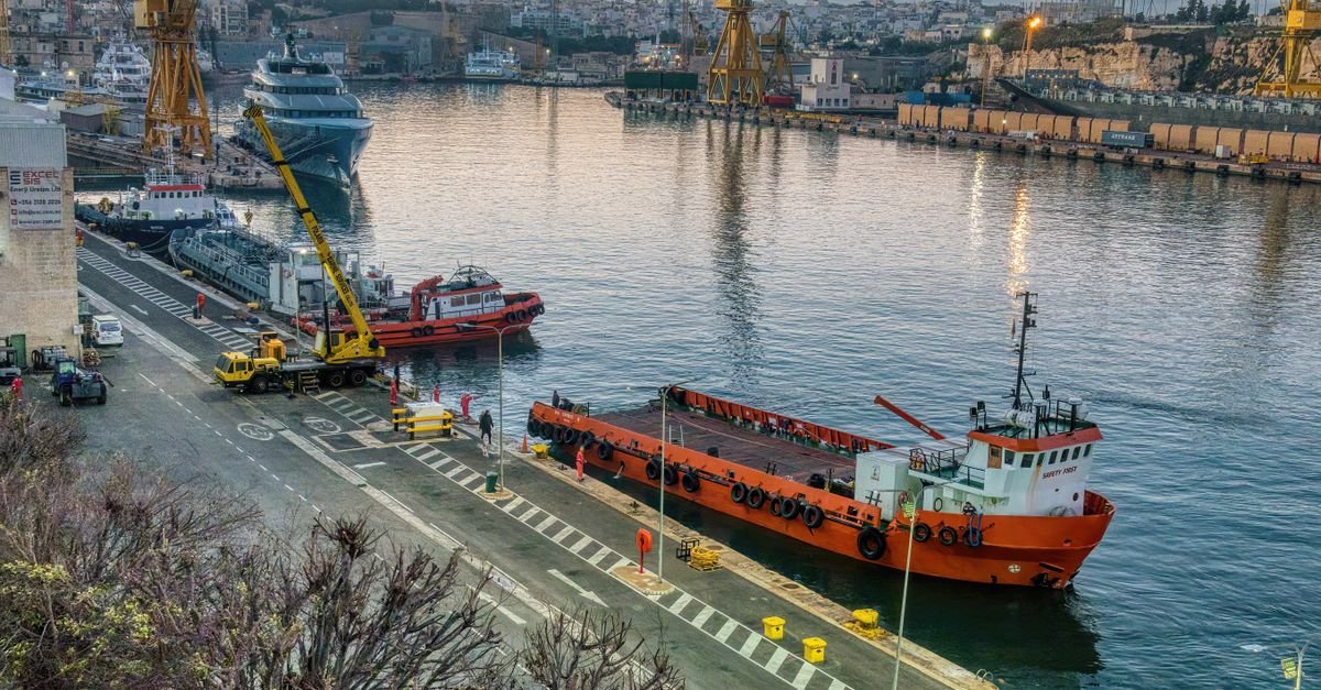 Hydrogen-powered ships deploy advanced energy forecasting and control
