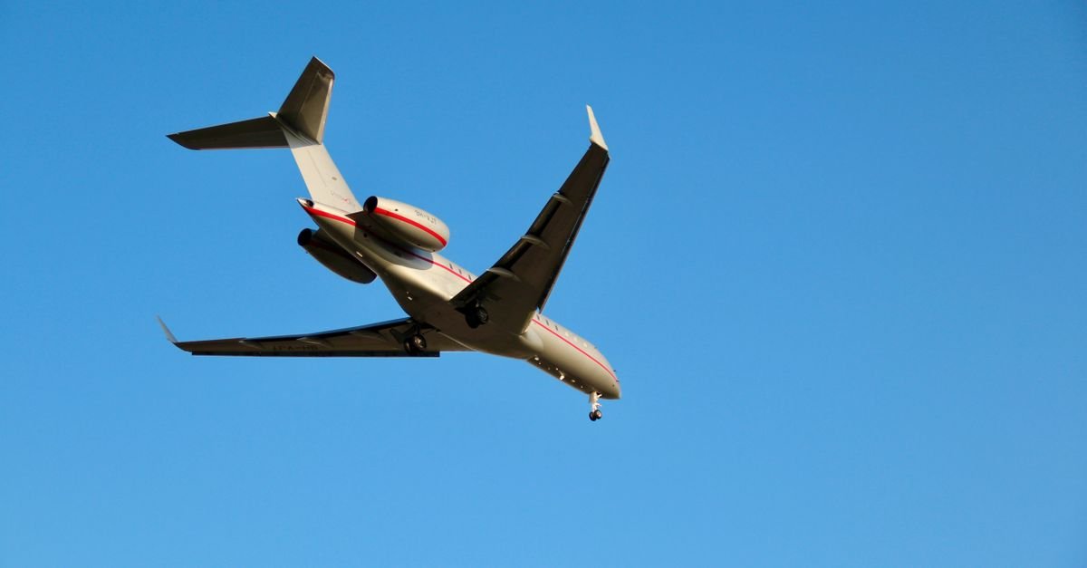 Airborne Surveys Reveal Offshore Wind Farm Wake Effects and Limitations