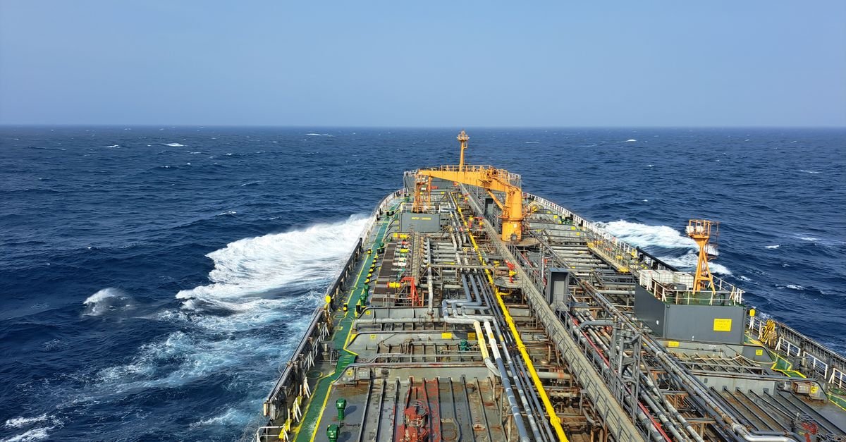 Indian Refiners Halt Iraq Oil Loadings Amid Hormuz Security Crisis
