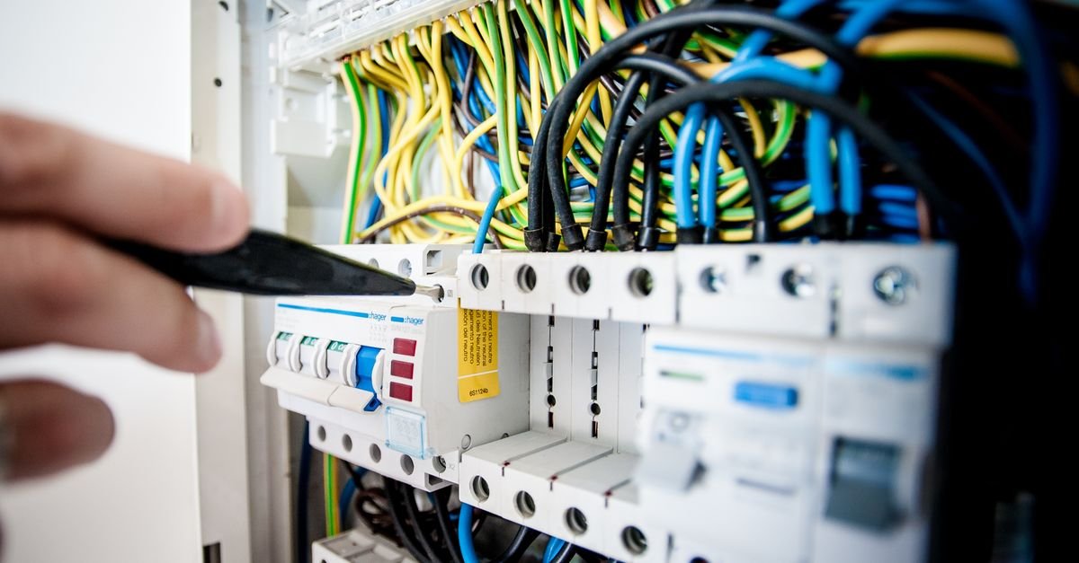 Distribution Grid Expansion Adapts to Renewable Integration Via Soft Open Points