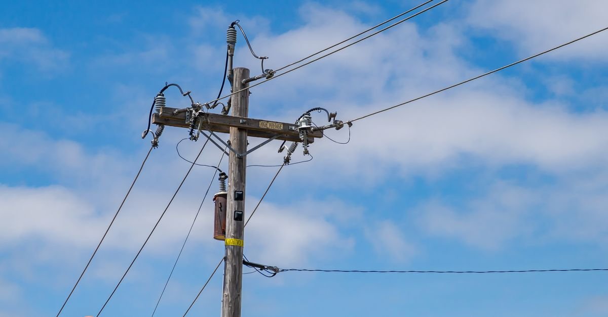 Synchronous Condensers vs. Power Electronics in Weak Grids