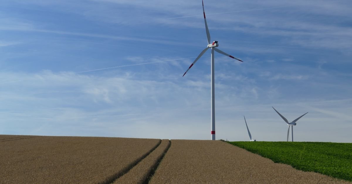 AI and Machine Learning Transform Renewable Energy Maintenance and Operations