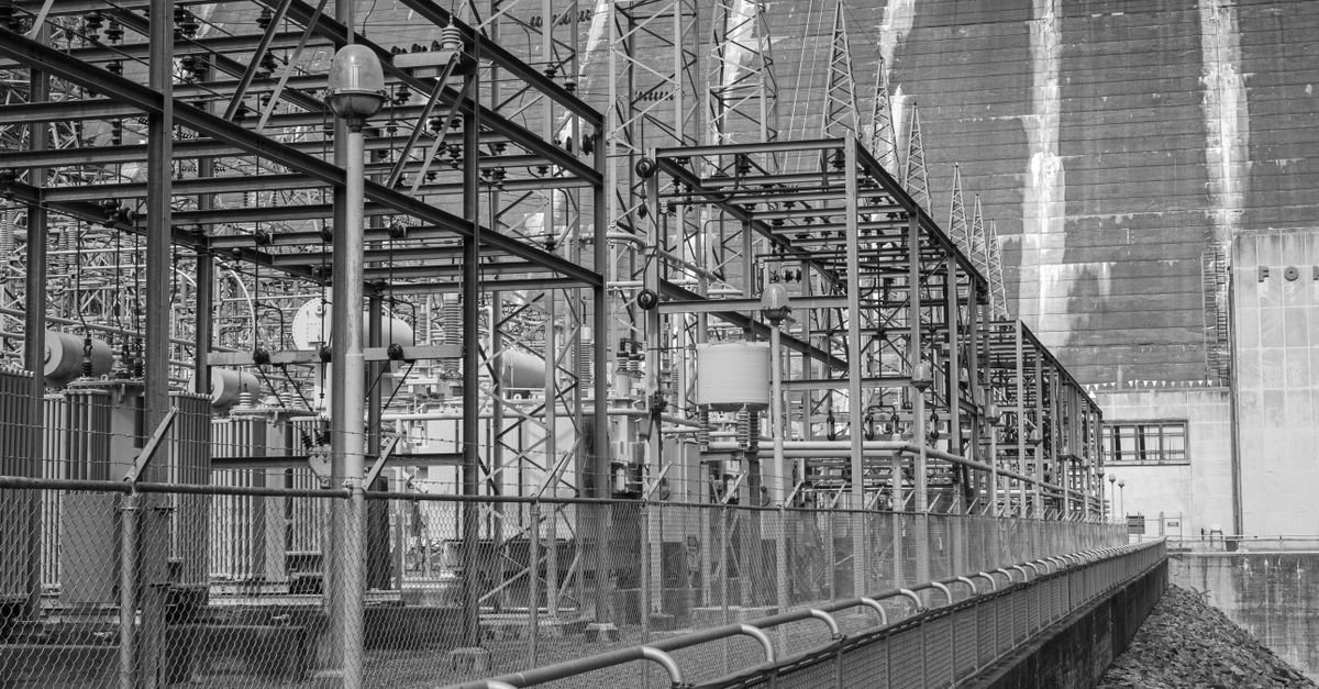 Nash Equilibrium Algorithm for Decentralized Power Grid Stabilization