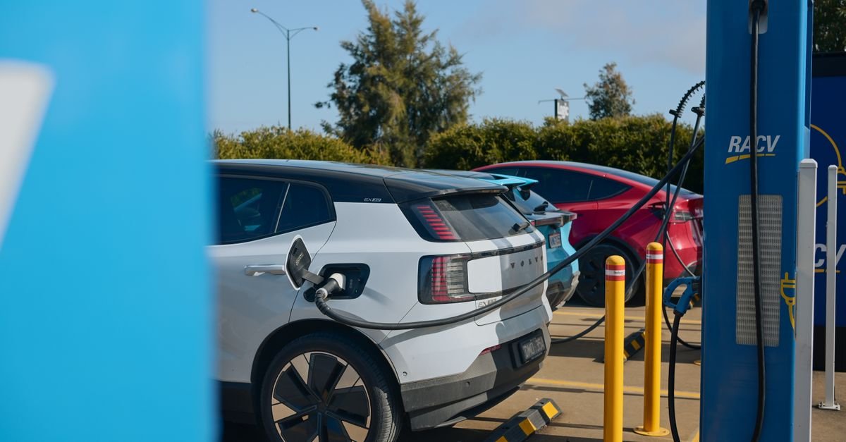 EU Must Accelerate Vehicle Electrification Despite Automaker Resistance