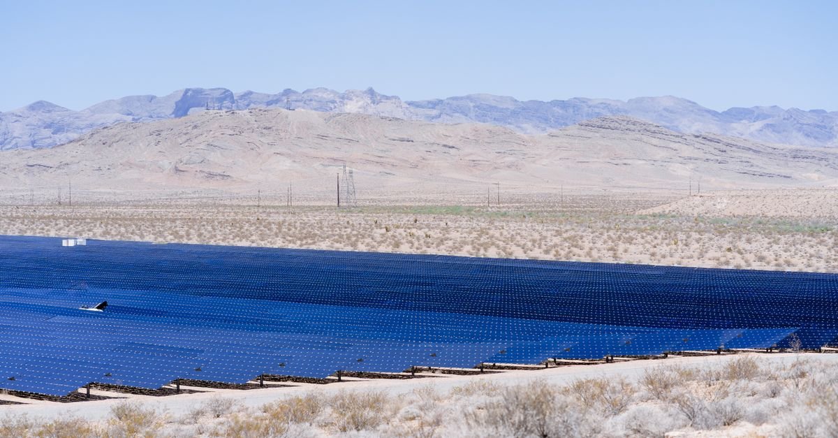 Microquanta Debuts 26%-Efficient Colored Perovskite-Silicon Tandem BIPV Modules