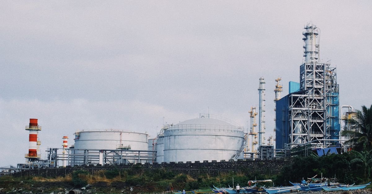 EIA Outlook: Middle East Conflict Drives Oil Prices to $94/bbl