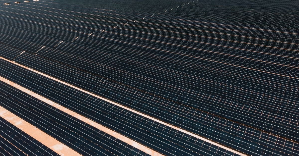 Scotland's Solar Capacity Reaches 0.9 GW Amid Renewable Expansion