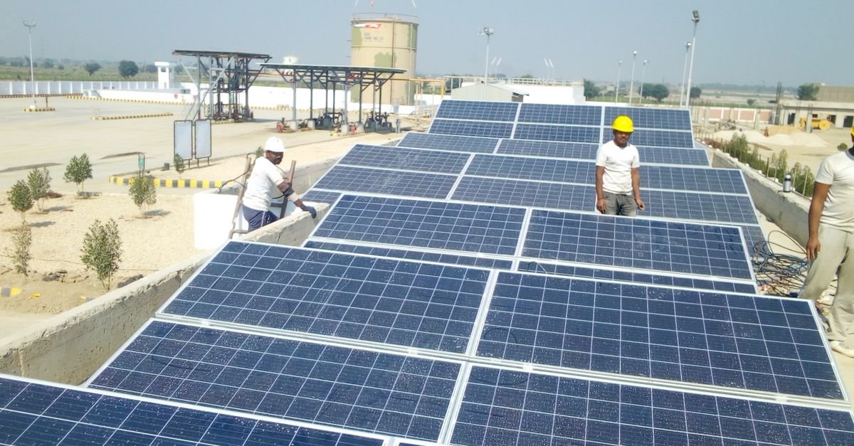 Trump's Solar Tariffs Risk Widening US-China Green Tech Divide