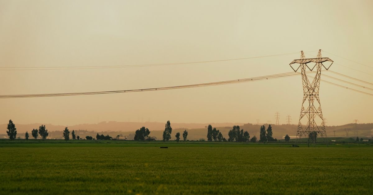 AI Load Forecasting and Hybrid Optimization Drive Solar Capacity Planning