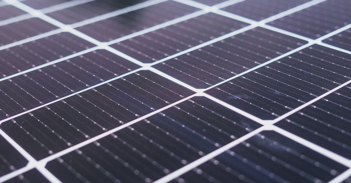 Field-Validated Optical Model Predicts Booster Reflector Gains for Solar