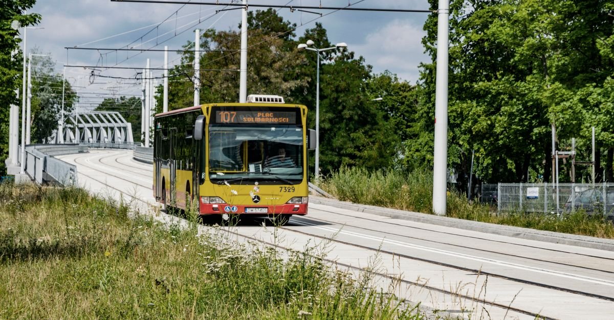 DC Metro Deploys First En-Route Electric Bus Chargers