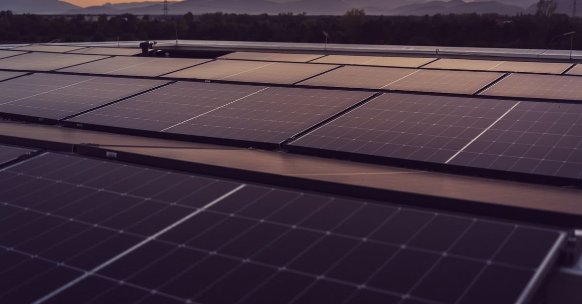 Cloud-Based Battery Management Improves Solar Storage Performance
