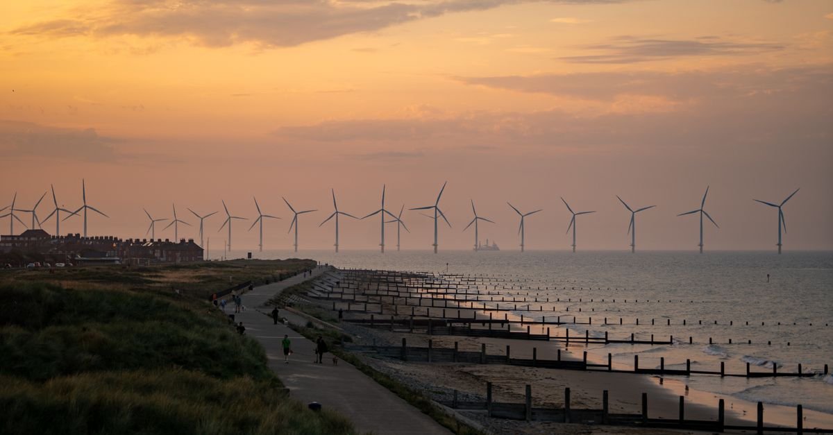 Integrated Control Framework Boosts Floating Offshore Wind Farm Output