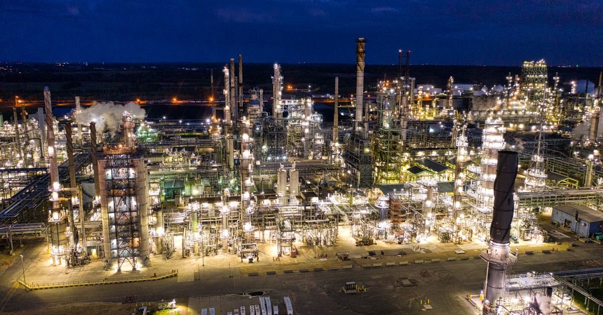 Ukraine Strikes Lukoil Refinery, Disrupting Russian Fuel Supply