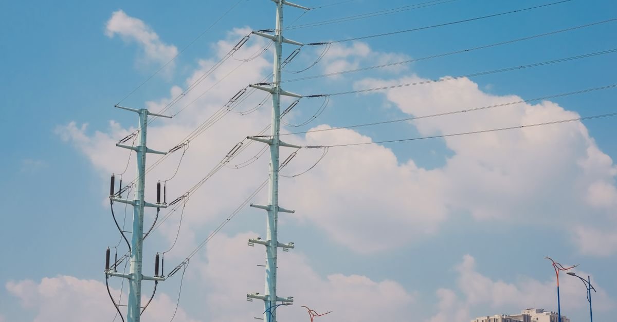 Human-Supervised Control Improves Inverter Resilience Under Actuator Failure