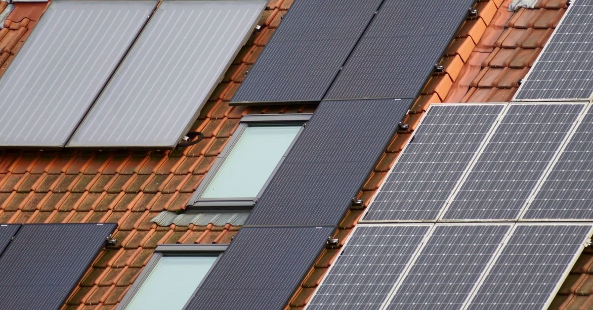 Massachusetts Streamlines Solar Permitting to Cut Costs and Emissions