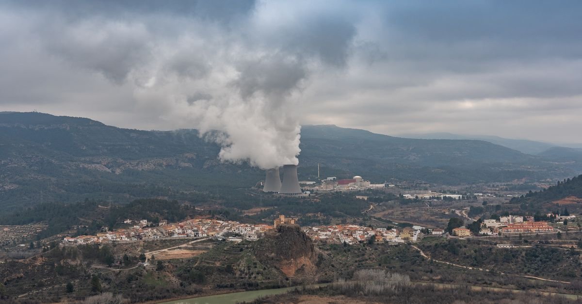 Nuclear baseload constrains solar-wind growth across EU electricity systems