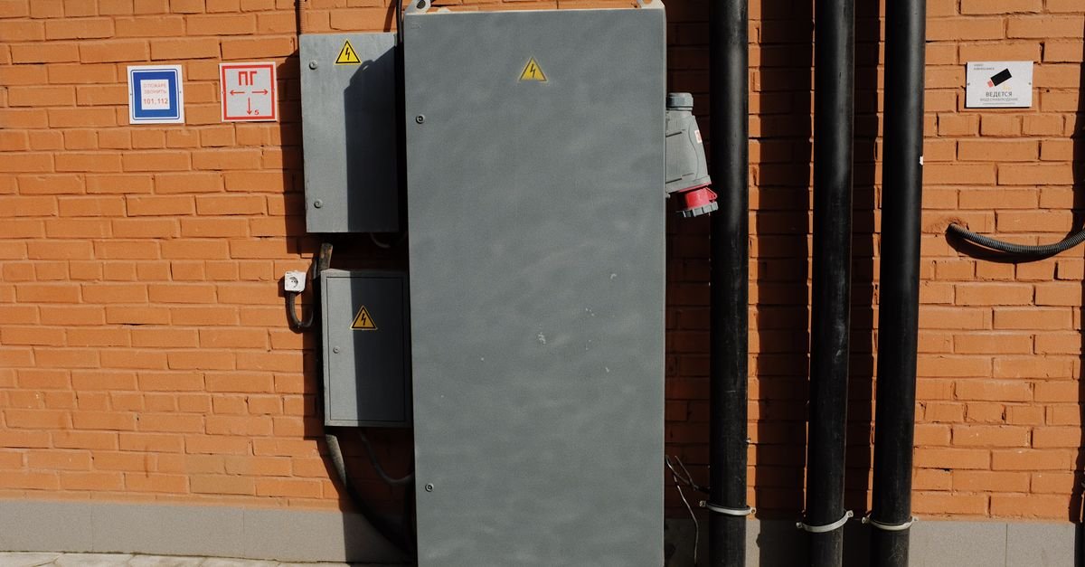 Schneider Electric Launches Smart Home EV Charger in Canada