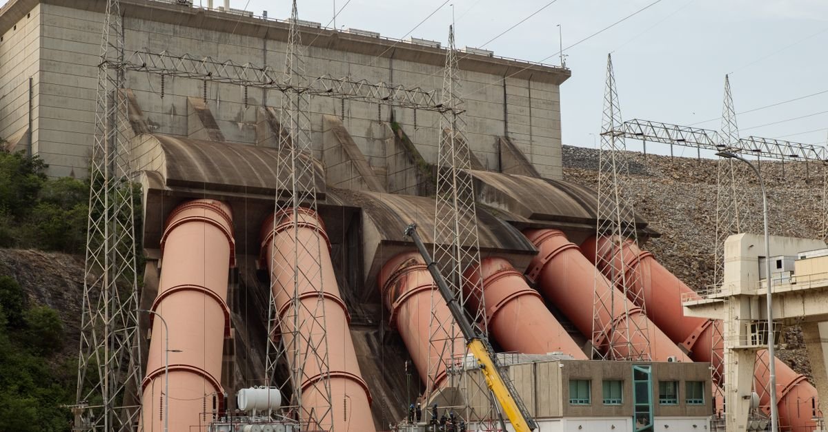 Variable-Speed Pumped Storage Optimizes Grid Services Under Uncertainty