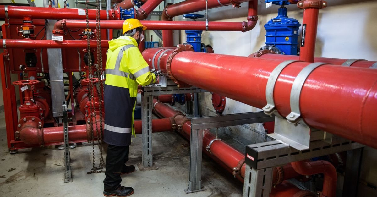 Advanced Optimization Improves District Heating-Power System Scheduling