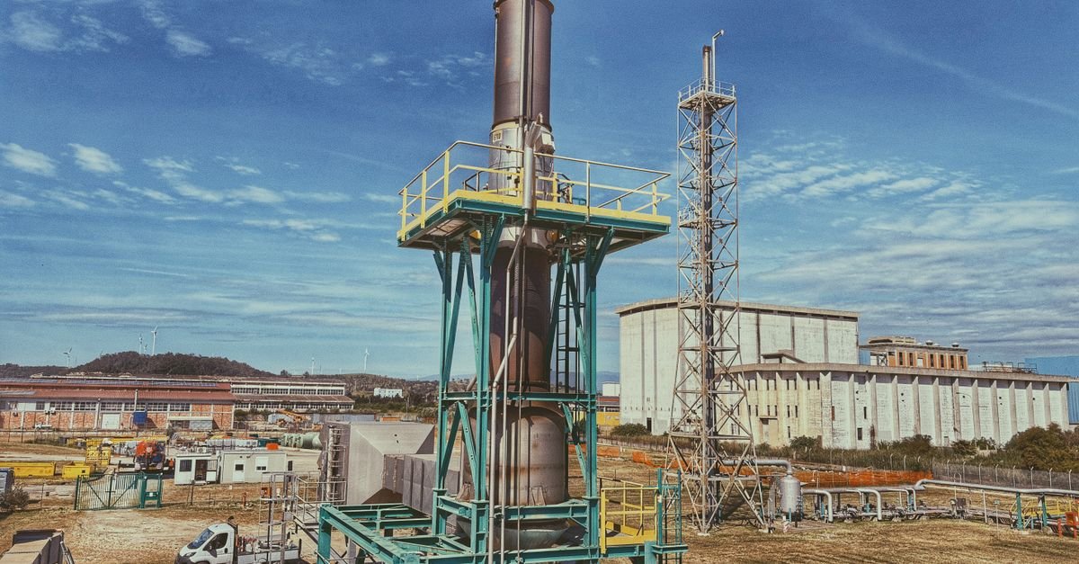 Intermittent Electrolyser Operation Cuts Hydrogen Costs, Boosts Grid Services