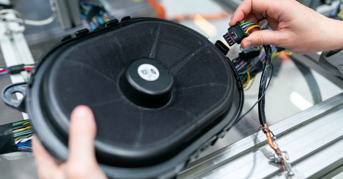 Staggered Cell Arrangement Improves EV Battery Pack Thermal Performance