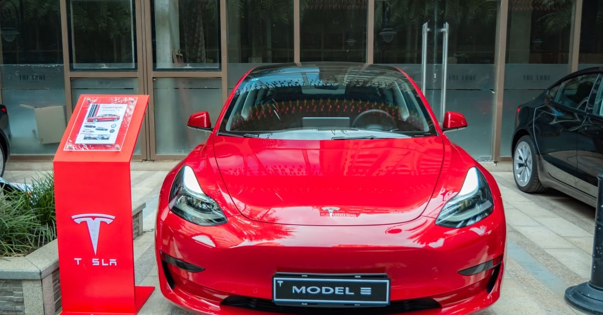 UK EV Market Surges to 30% Share as Tesla Rebounds