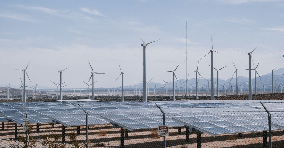 Canadian Startup Claims 20% Solar Efficiency Gain With Reflective Panel Design