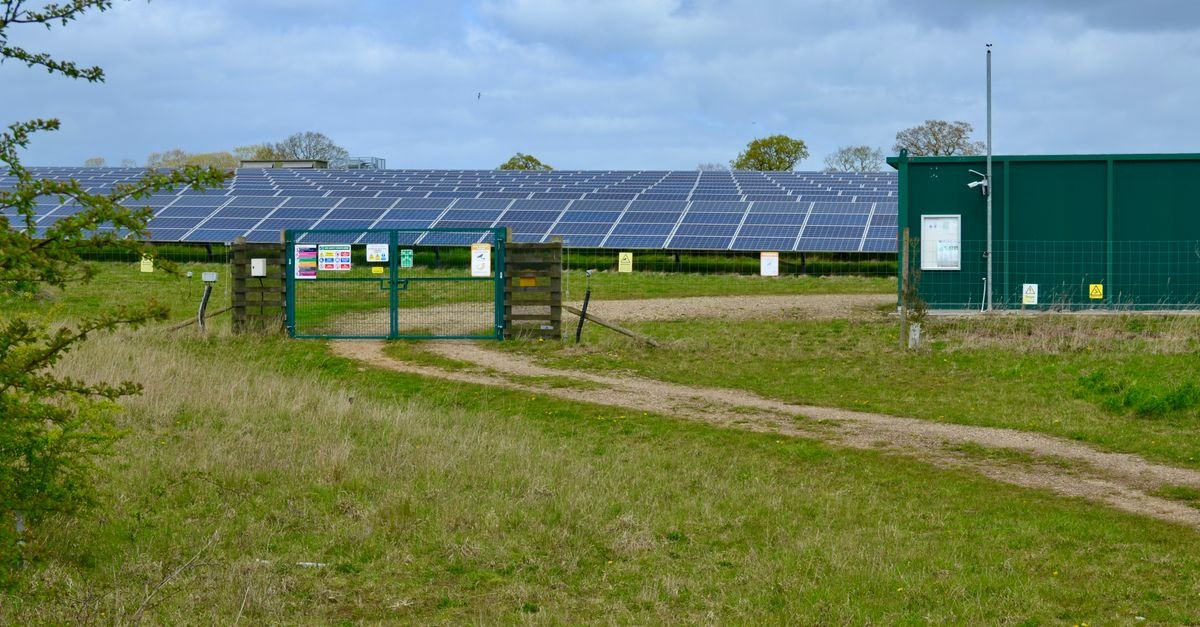 Ground-Mounted Solar Plants Need Enhanced Earthing for Lightning Safety