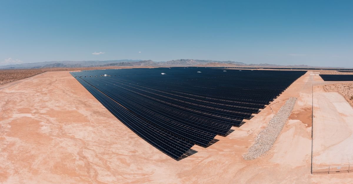 SunZia Wind Farm, America's Largest, Begins Commercial Operations in New Mexico
