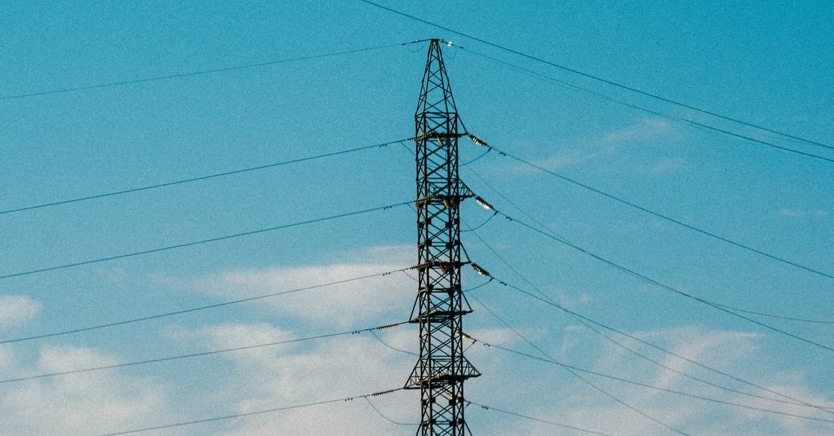 China's cross-regional transmission drives cleaner energy mix conditionally